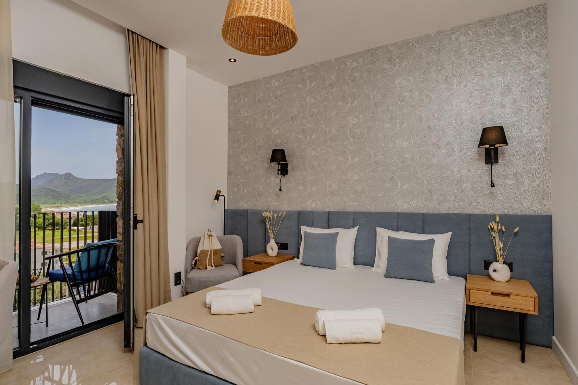 Hotel Aquilo Petrovac Eksteriør billede