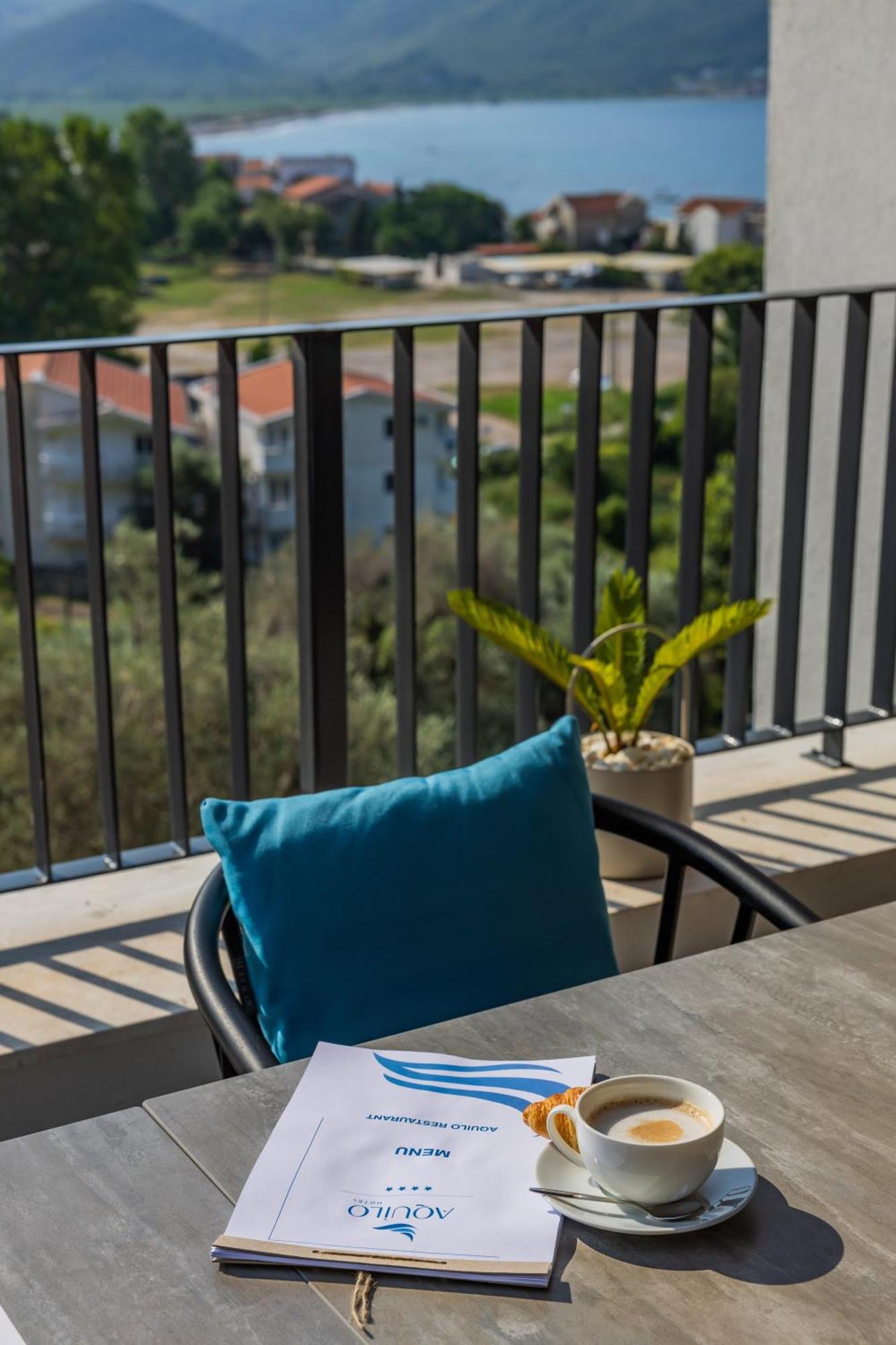 Hotel Aquilo Petrovac Eksteriør billede