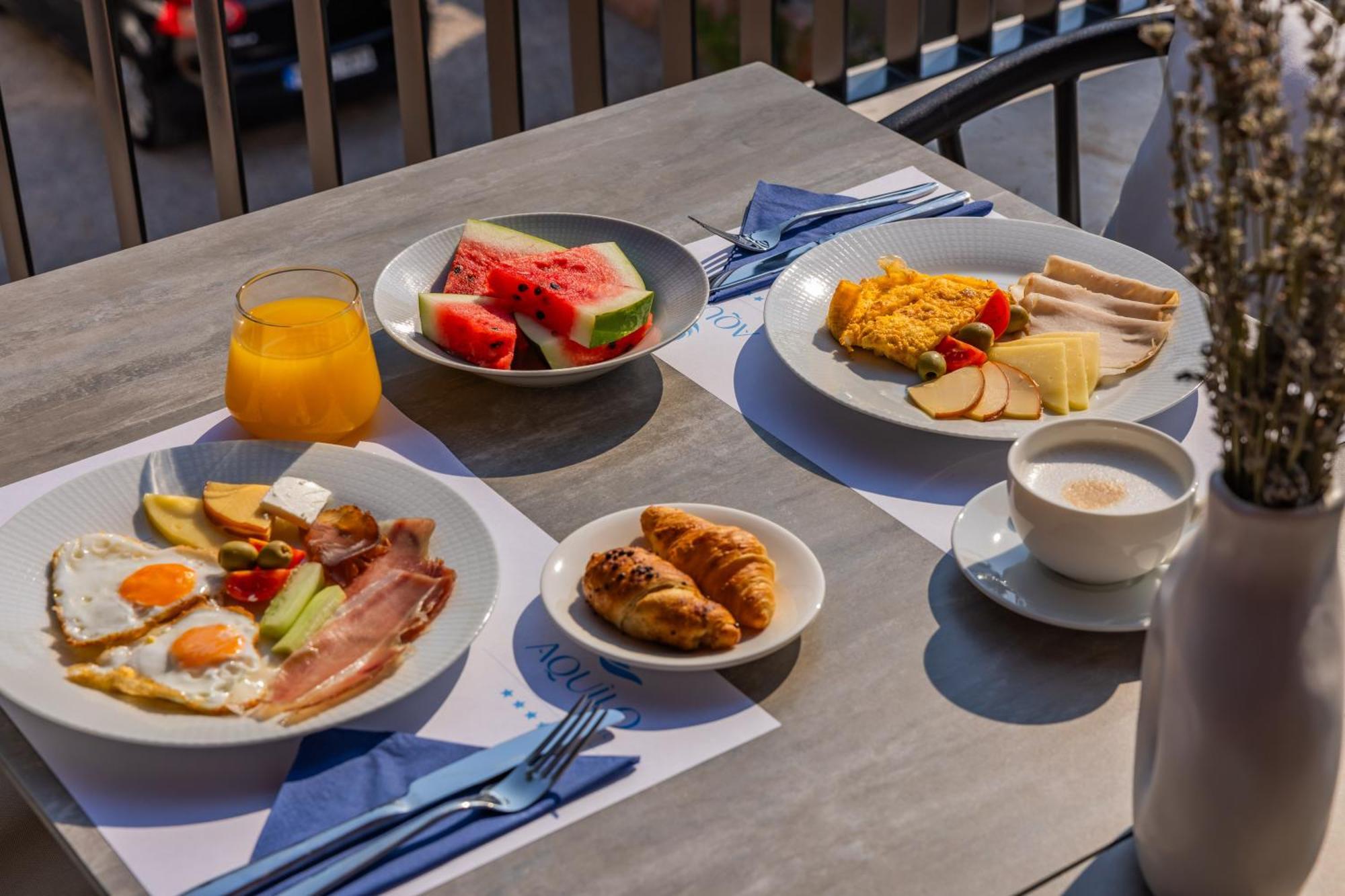 Hotel Aquilo Petrovac Eksteriør billede
