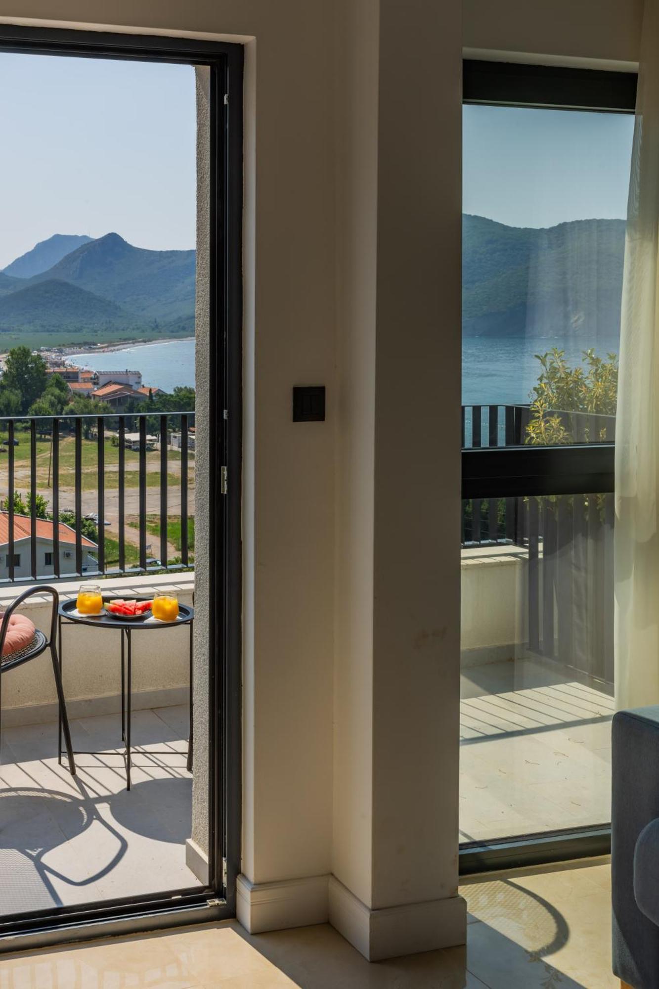 Hotel Aquilo Petrovac Eksteriør billede
