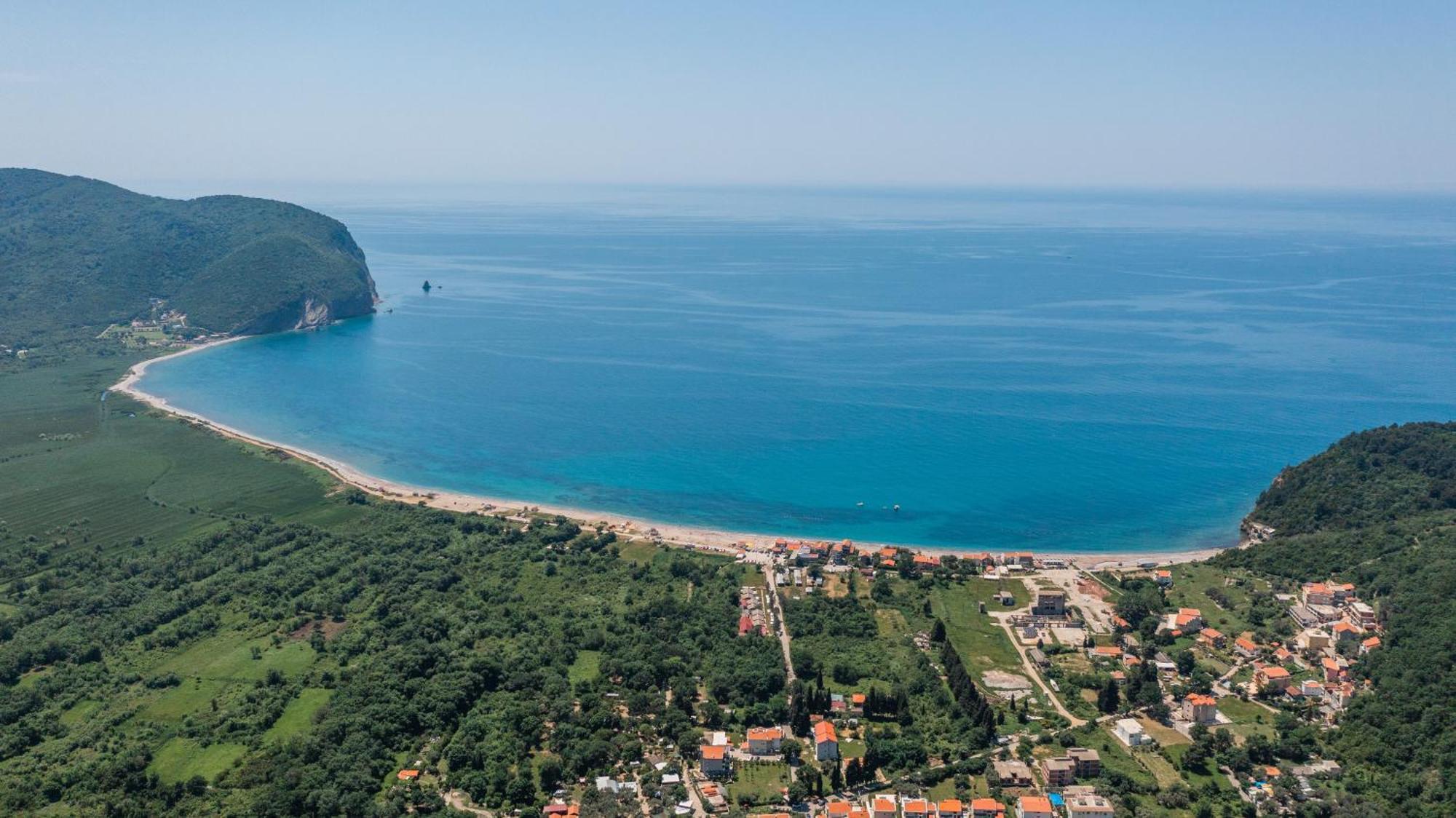 Hotel Aquilo Petrovac Eksteriør billede