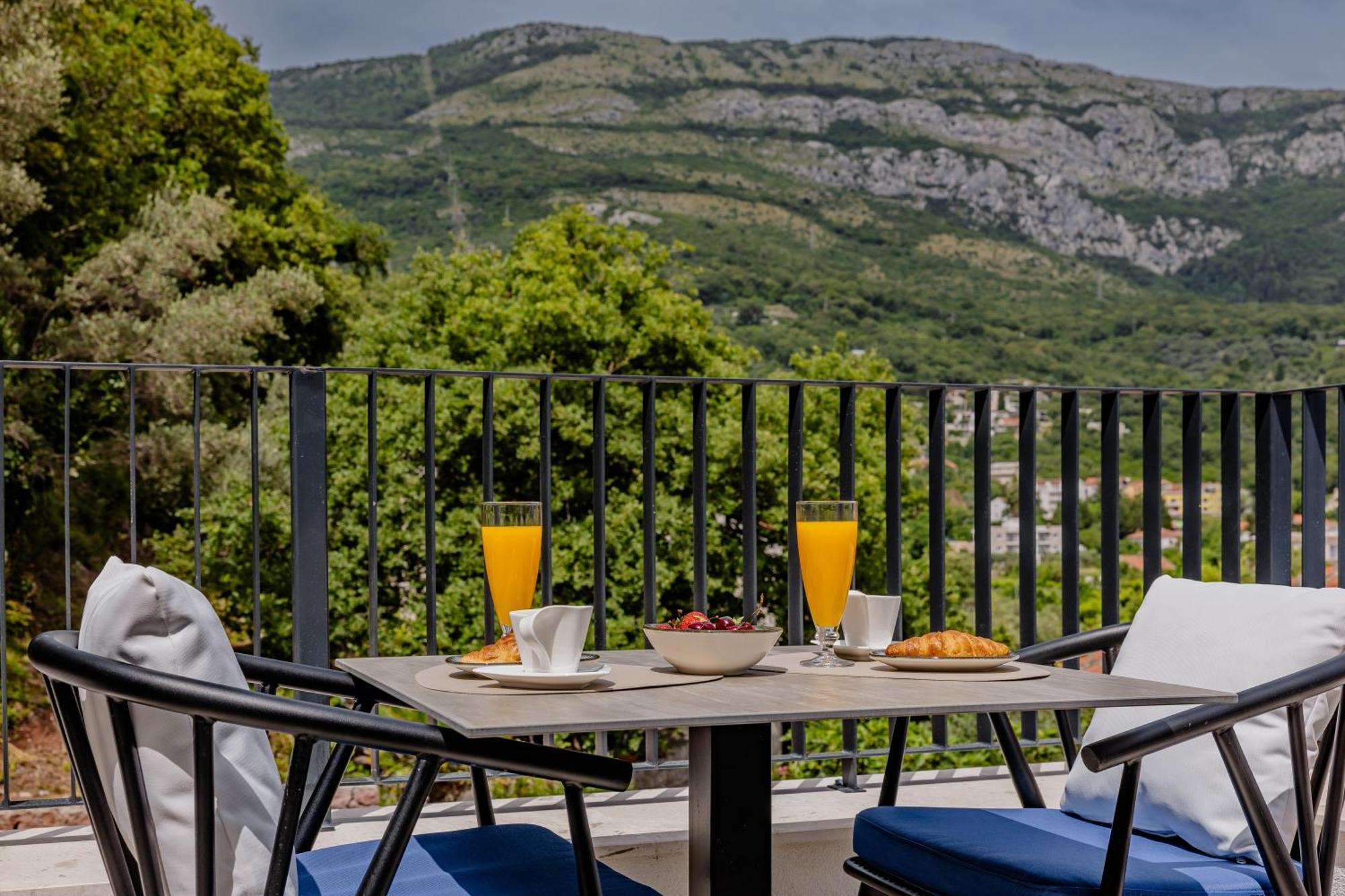 Hotel Aquilo Petrovac Eksteriør billede