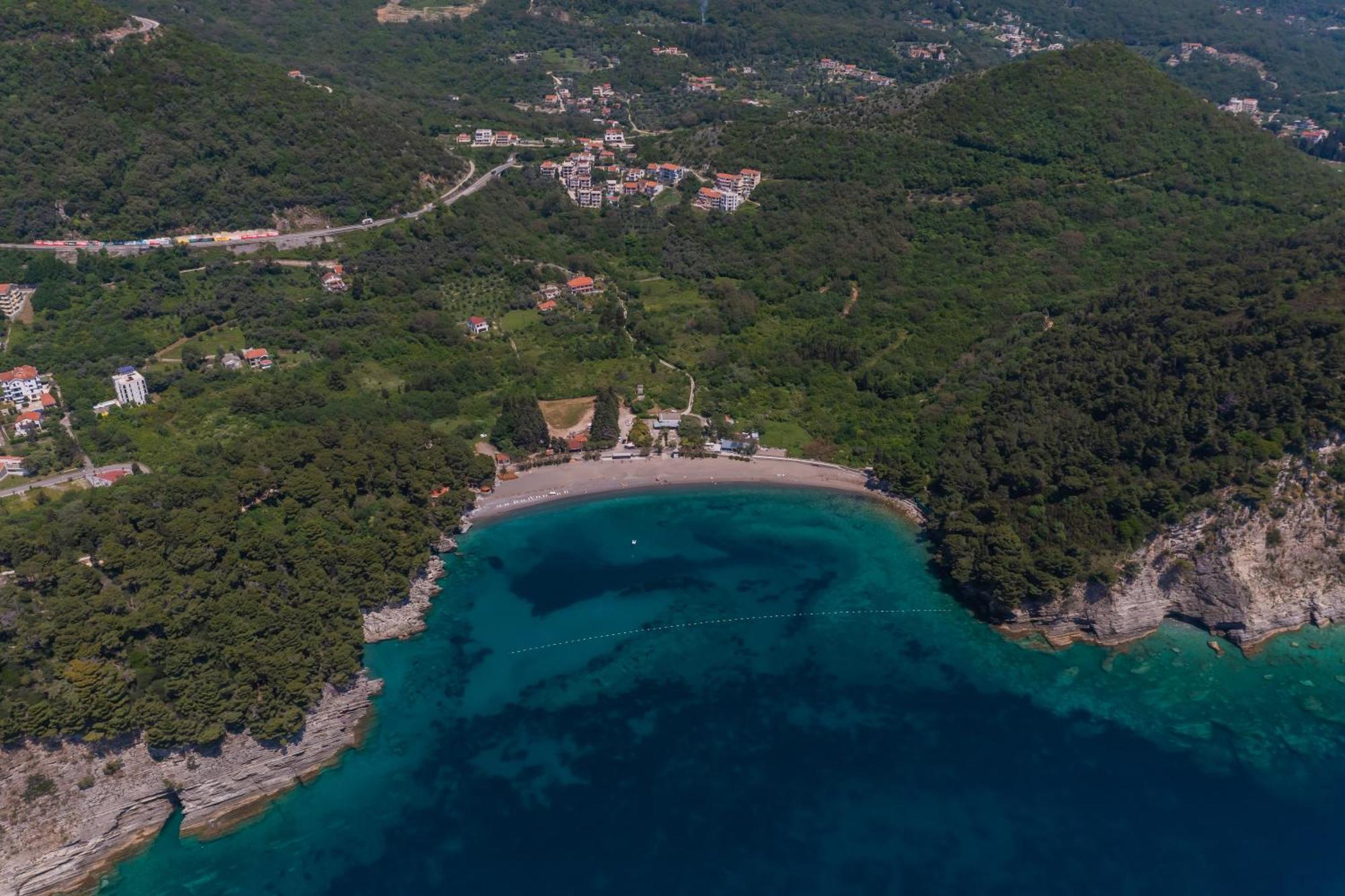 Hotel Aquilo Petrovac Eksteriør billede
