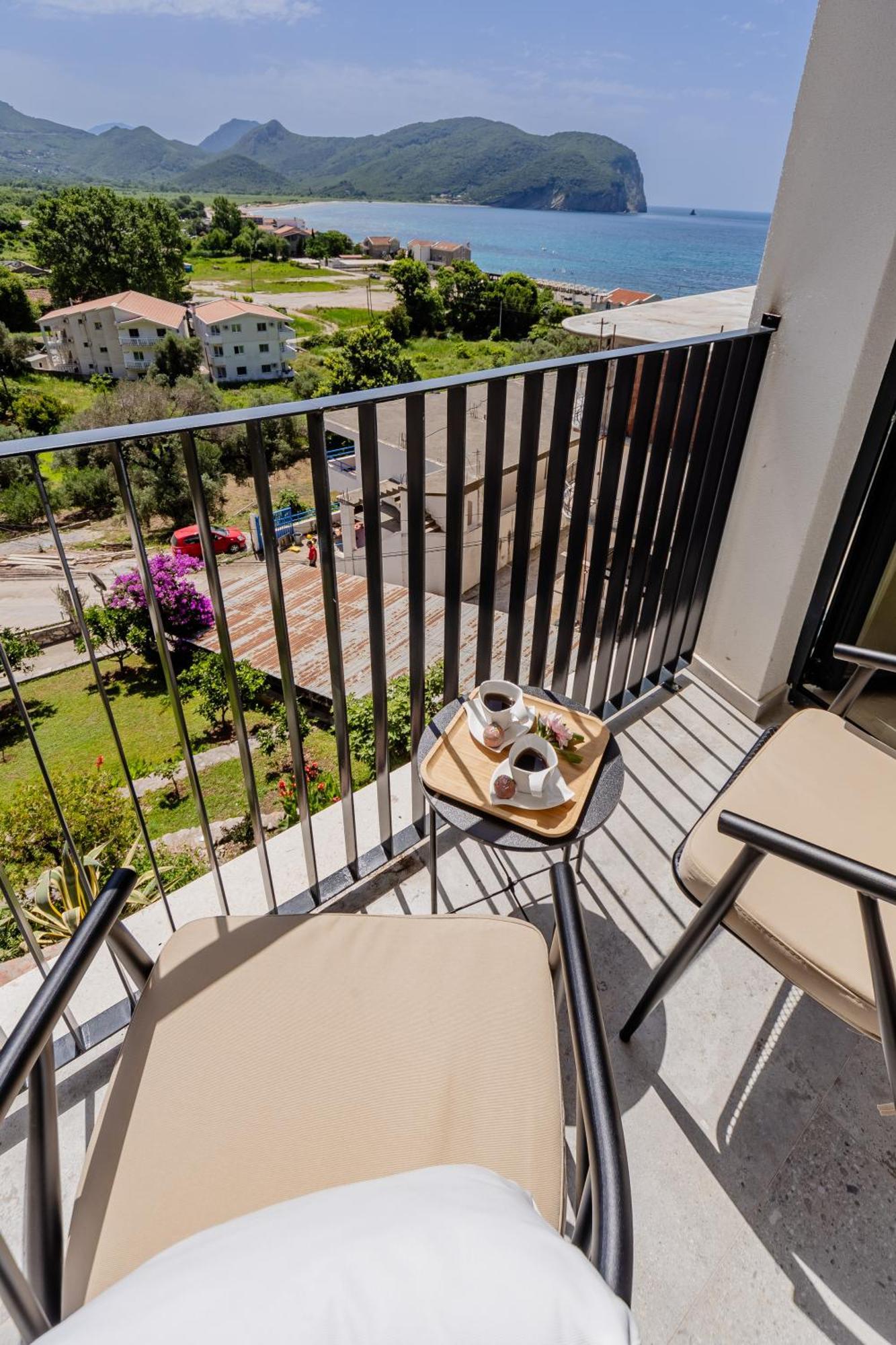 Hotel Aquilo Petrovac Eksteriør billede