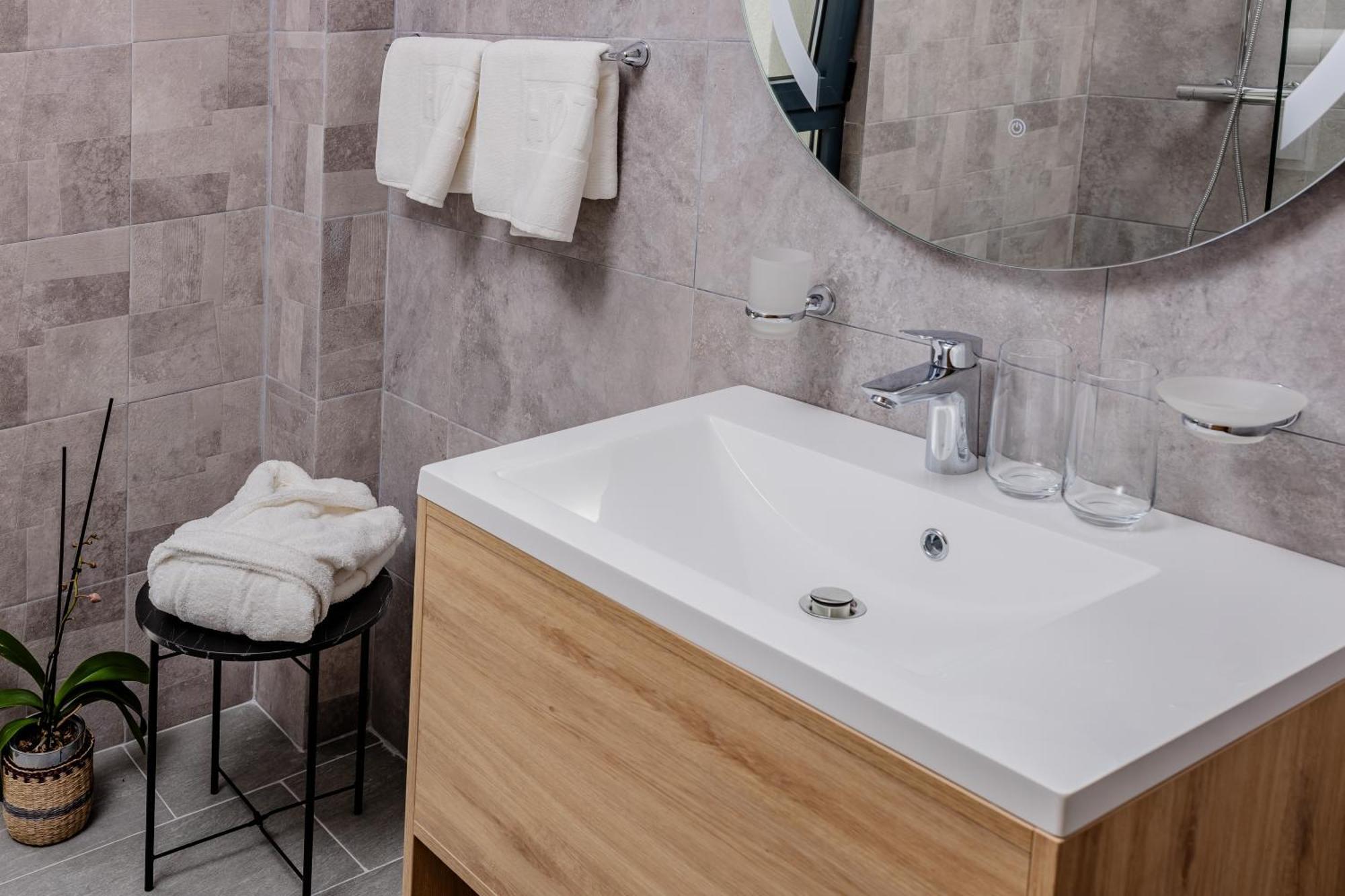 Hotel Aquilo Petrovac Eksteriør billede