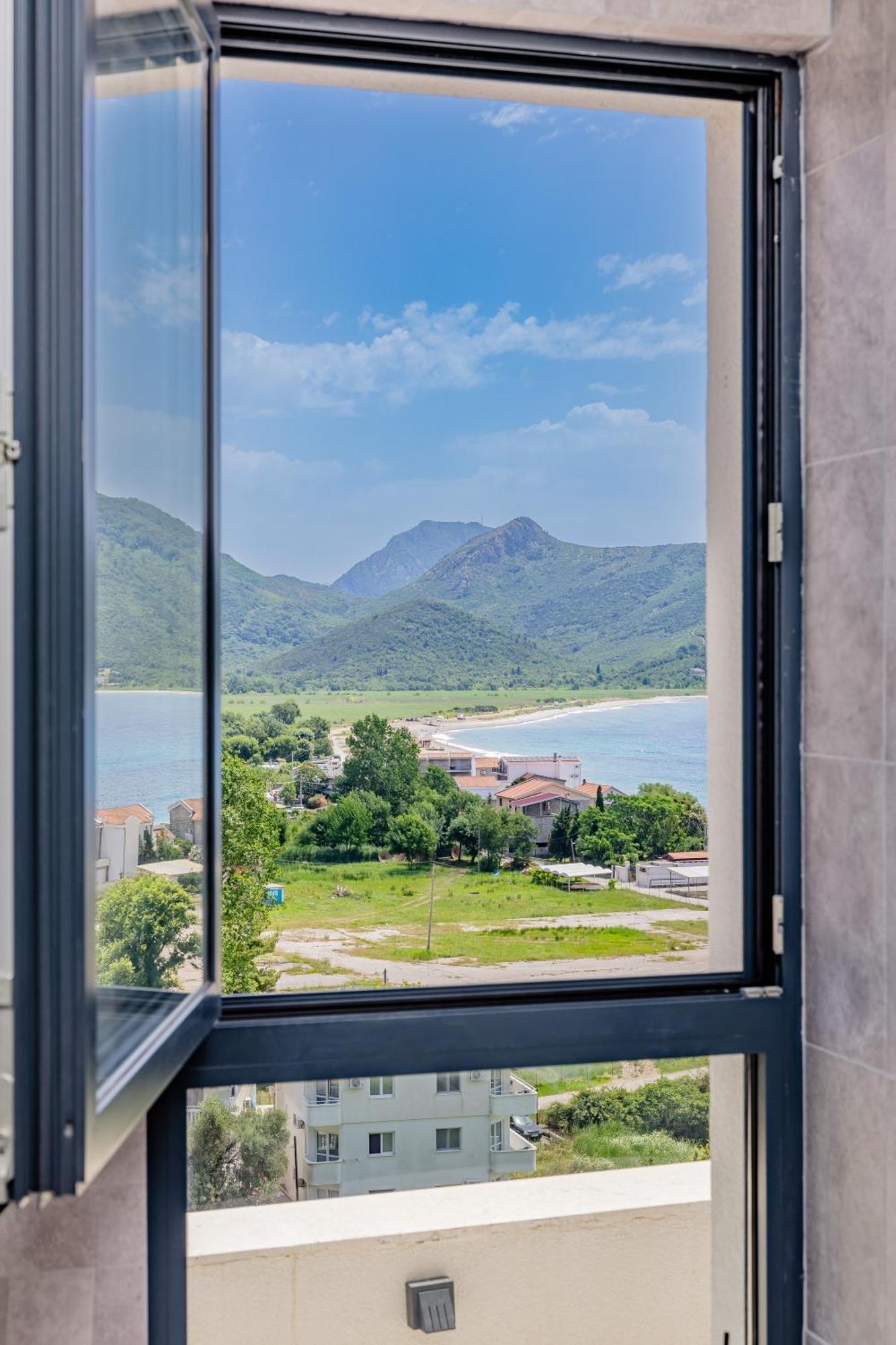 Hotel Aquilo Petrovac Eksteriør billede